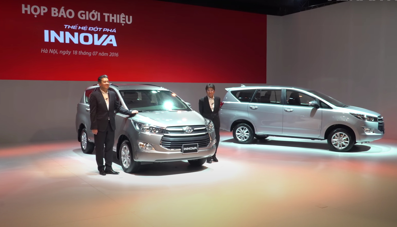 Toyota Innova mua o to cu trong vong 5 nam