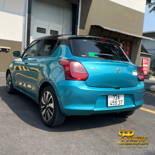 Đuôi Xe Suzuki Swift 2020 Xanh Gọn Gàng