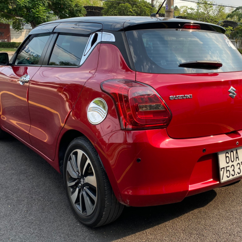 Suzuki Swift 2019 duoi xe