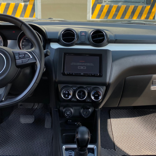 Suzuki swift 2019 vang cam khoang lai