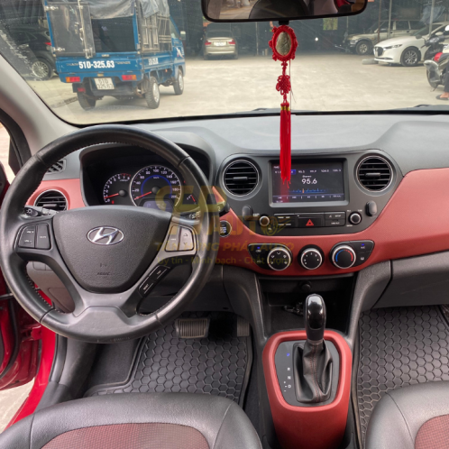 Khoang Lái Hyundai I10 2019 đỏ