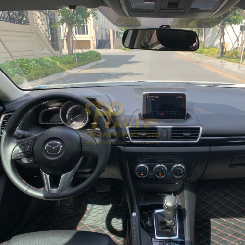 Khoang Lái Mazda 3 2016