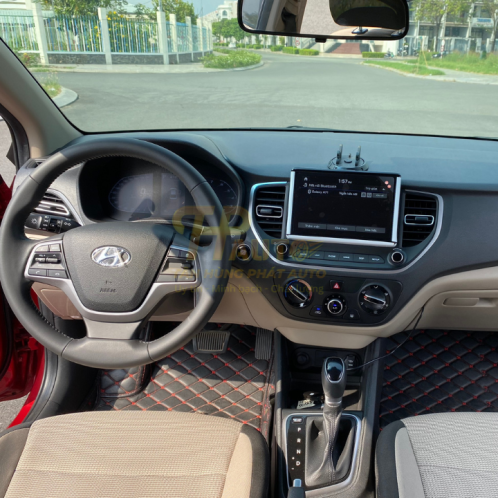 Khoang Lái Hyundai Accent 2022 đỏ