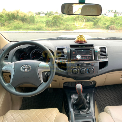 Khoang Lái Toyota Fortuner 2016